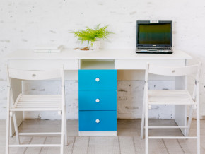 Стол письменный двухместный В 5 голубой в Лабытнанги - labytnangi.magazinmebel.ru | фото - изображение 1